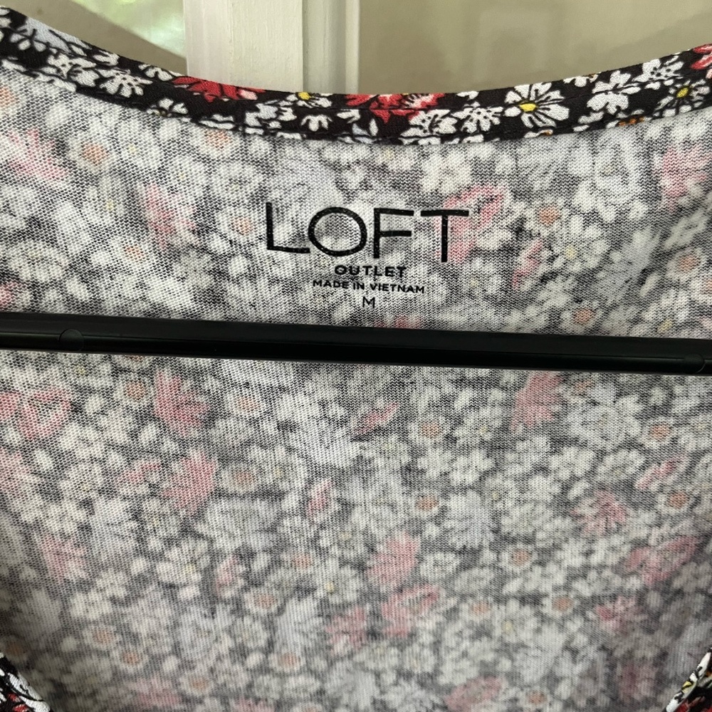 LOFT Blouse - Picture 2 of 3